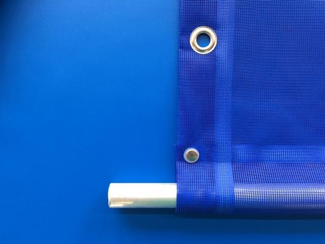 Windschutzplane/Wetterschutzplane aus stabilen Gittergewebe, 295 gr / qm mit Hohlsäumen und Ösen